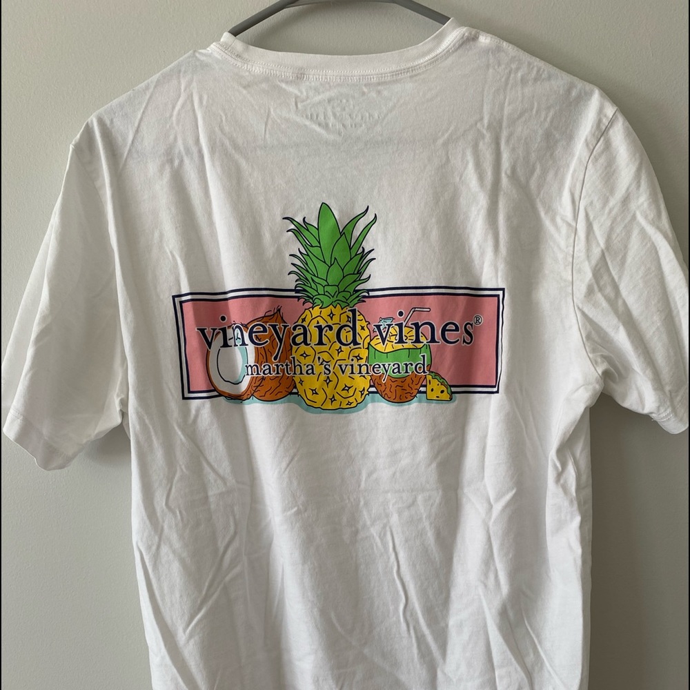 Vineyard vines pina colada tee
